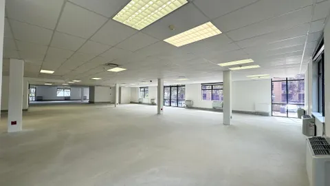 WhatsApp Image 2025-10-13 at 09.48.17.